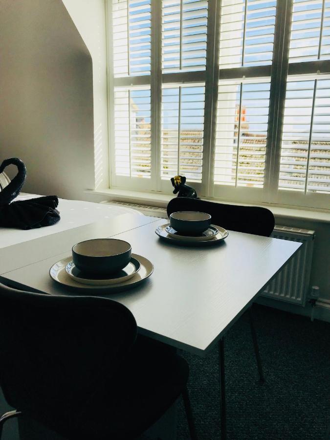 Penthouse Suite, Sea View, Close To Shops, Beach And Train St Leonards-on-Sea ภายนอก รูปภาพ