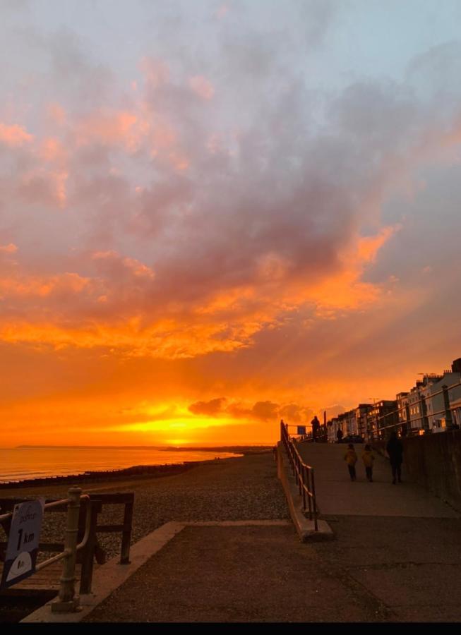 Penthouse Suite, Sea View, Close To Shops, Beach And Train St Leonards-on-Sea ภายนอก รูปภาพ