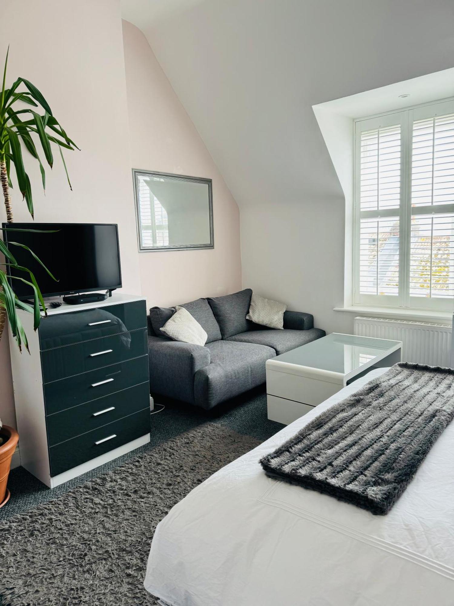 Penthouse Suite, Sea View, Close To Shops, Beach And Train St Leonards-on-Sea ภายนอก รูปภาพ