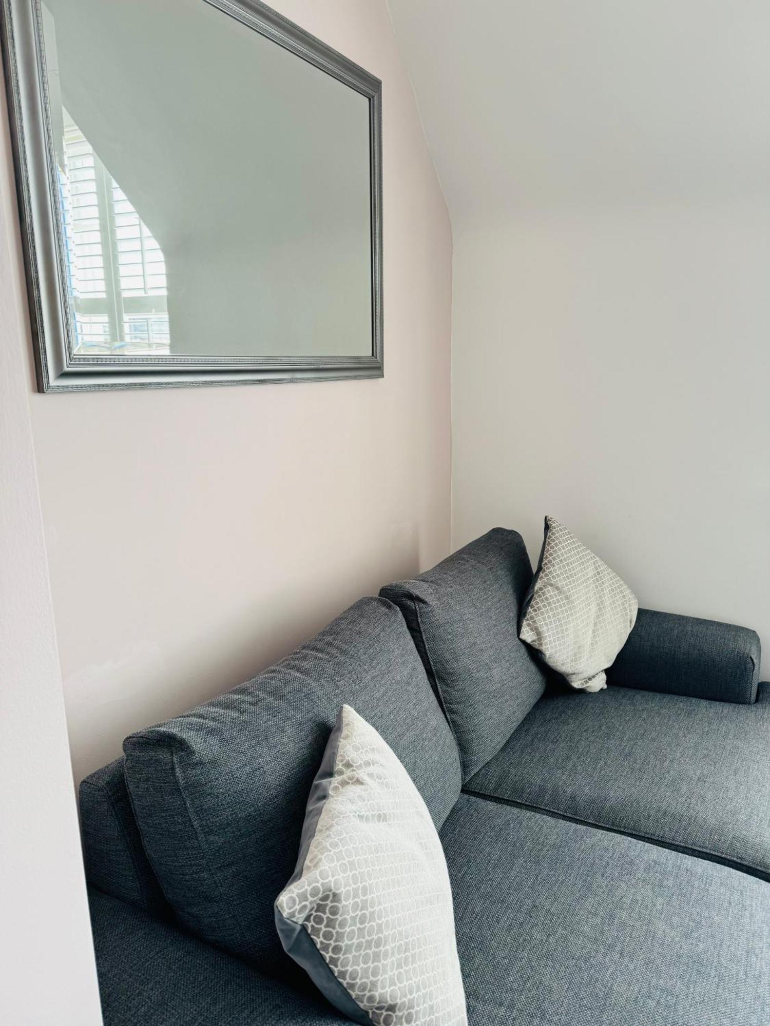 Penthouse Suite, Sea View, Close To Shops, Beach And Train St Leonards-on-Sea ภายนอก รูปภาพ